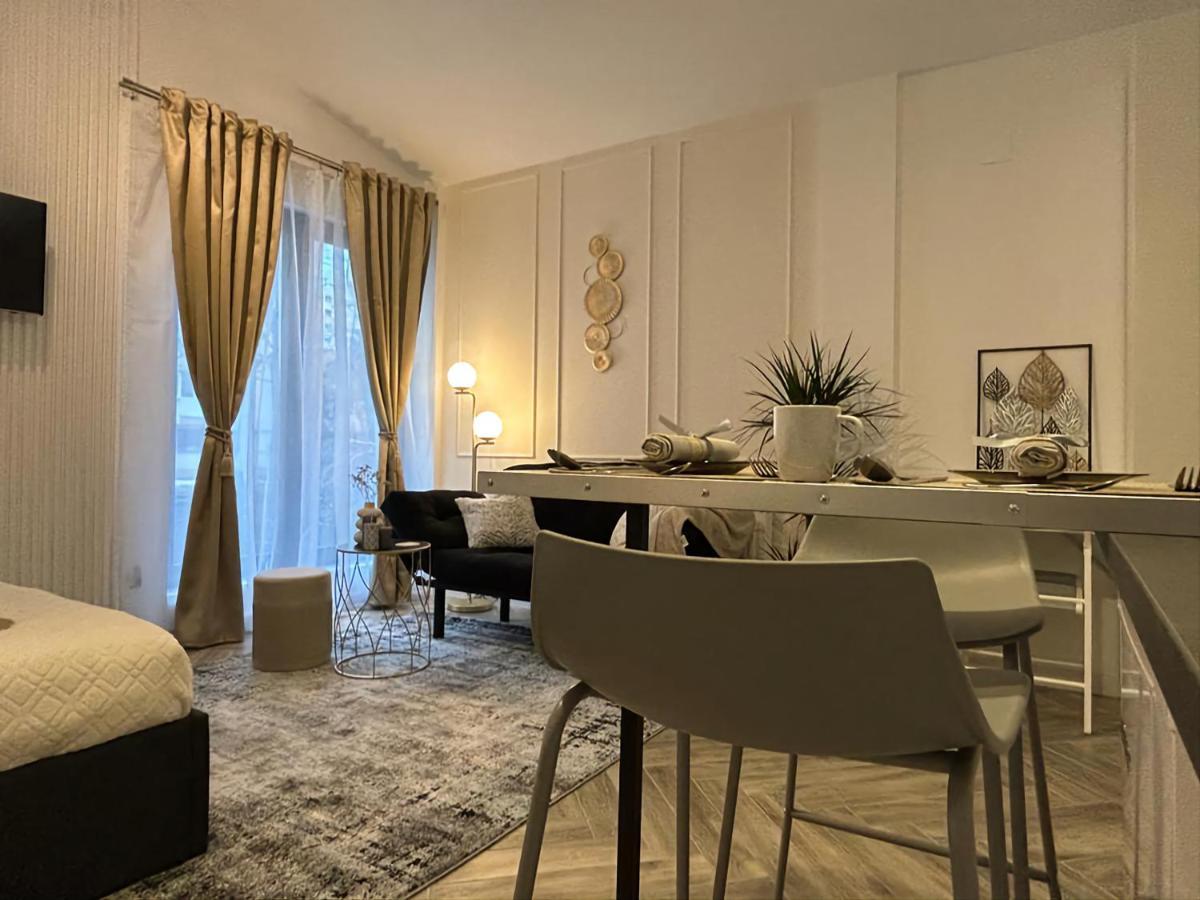 Luxury Mansion Appartement Boekarest Buitenkant foto