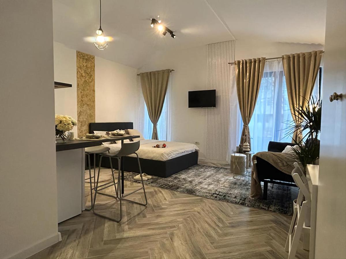 Luxury Mansion Appartement Boekarest Buitenkant foto