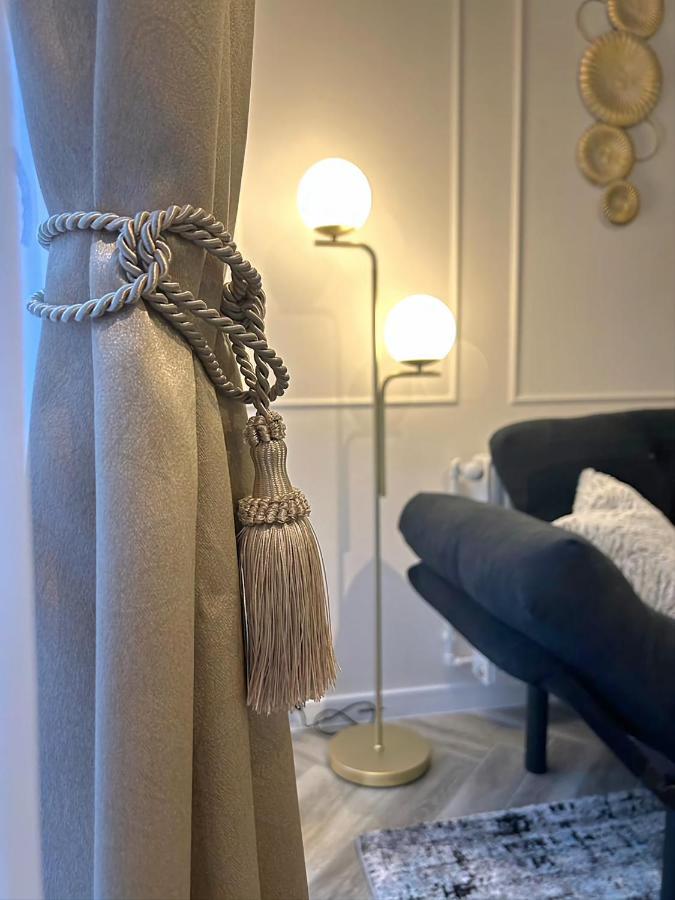 Luxury Mansion Appartement Boekarest Buitenkant foto