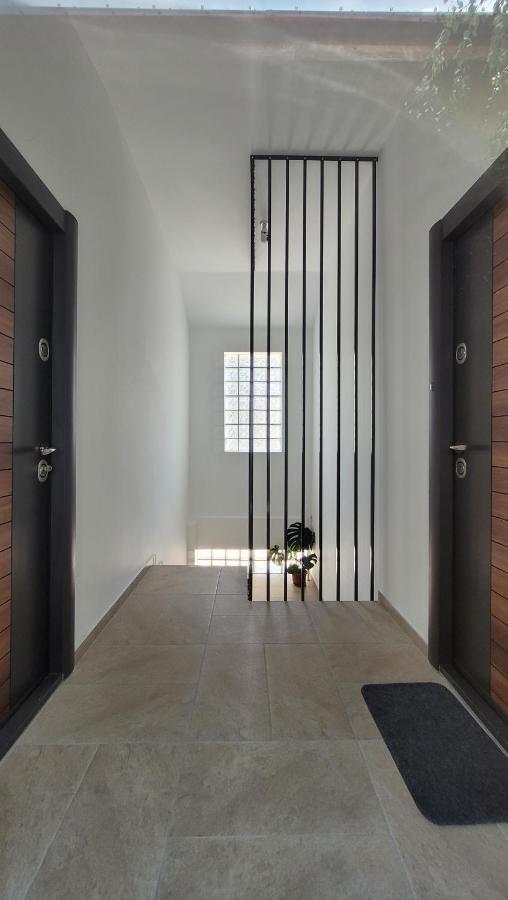 Luxury Mansion Appartement Boekarest Buitenkant foto