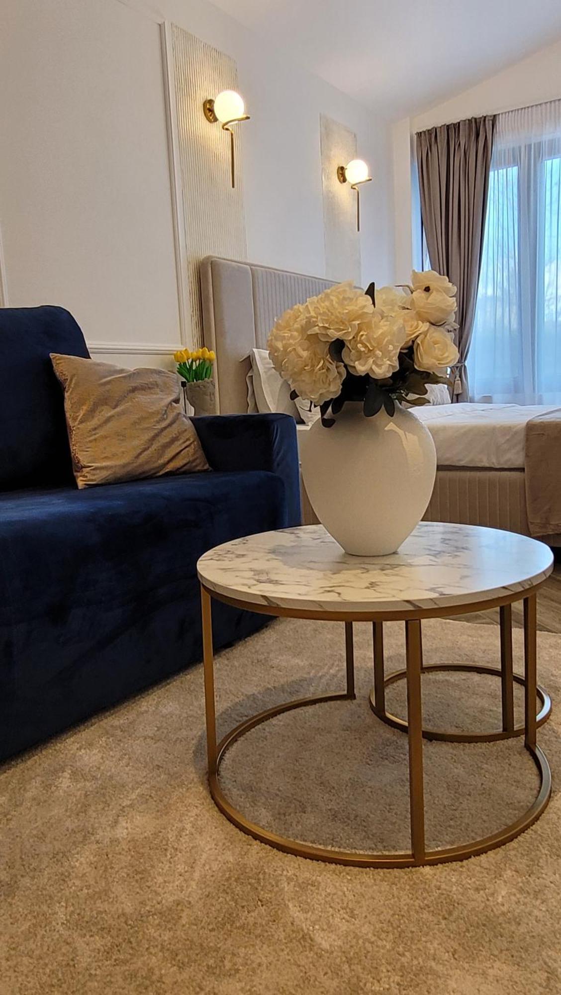 Luxury Mansion Appartement Boekarest Buitenkant foto