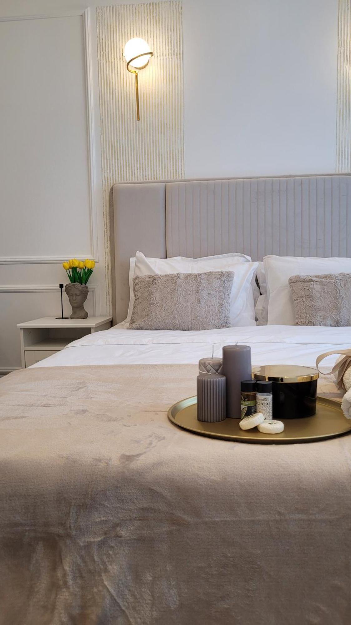 Luxury Mansion Appartement Boekarest Buitenkant foto