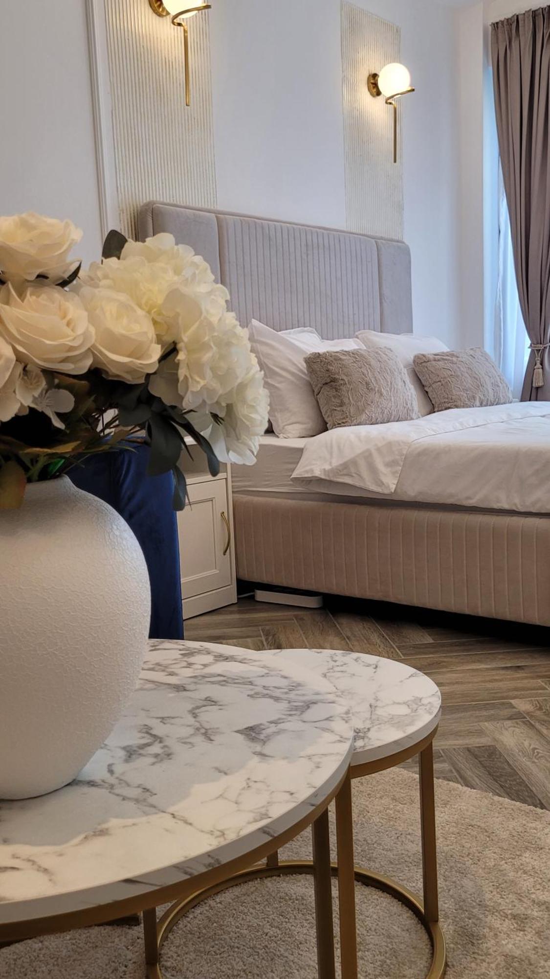 Luxury Mansion Appartement Boekarest Buitenkant foto